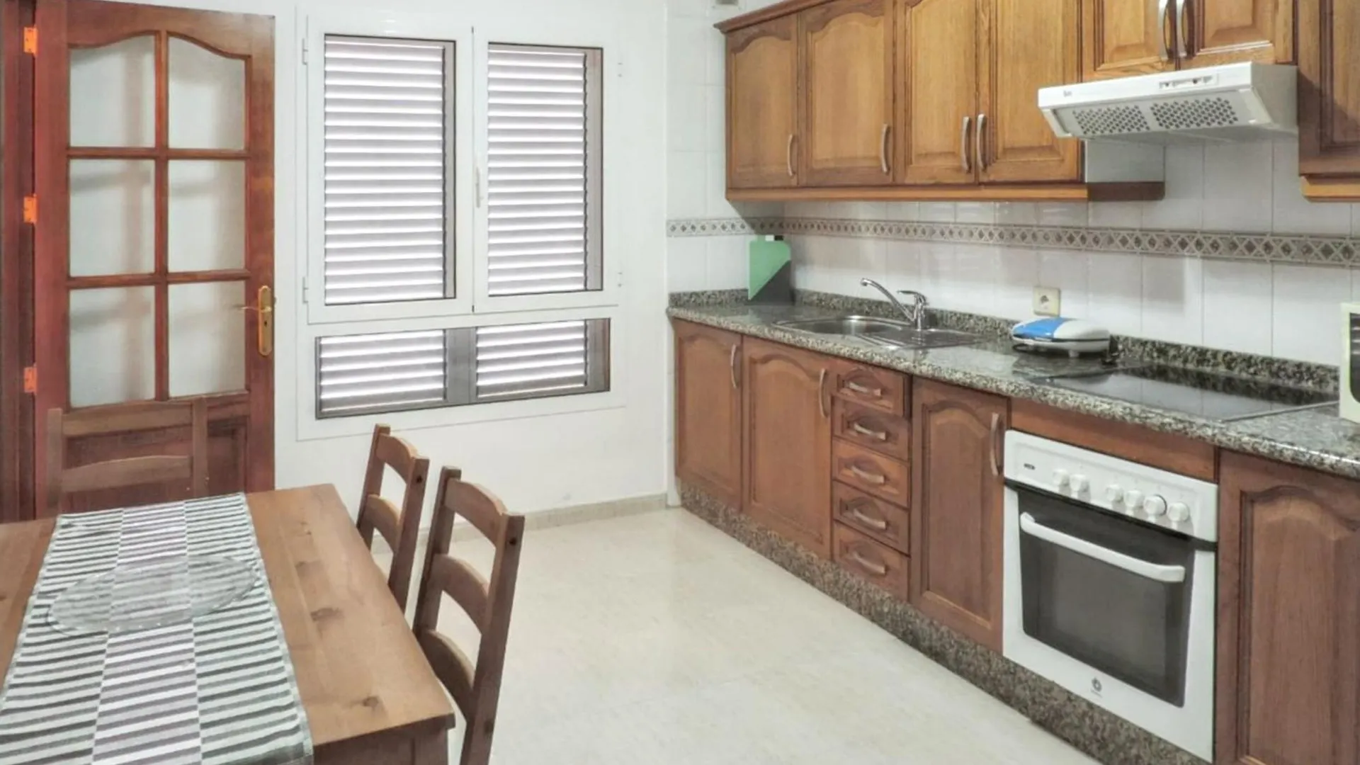 Charming Apartment In Arrecife City Centre 90 M² Parking